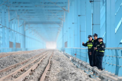 護路智能化，鐵路保安全